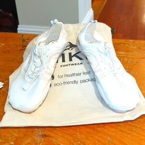 HIKE Lorax barefoot shoes